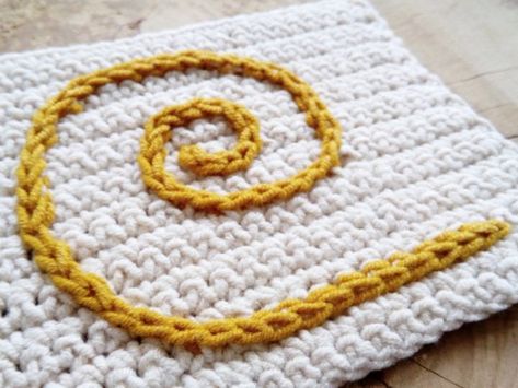 surface-crochet Wiggly Crochet, Surface Crochet, Change Colors In Crochet, Learn Crochet, Slip Stitch Crochet, Silk Ribbon Embroidery Patterns, Crochet Pieces, Applique Stitches, Your Crochet