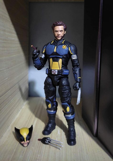 Wolverine Action Figures, Custom Marvel Legends, Line Of Action, Vinyl Art Toys, Hasbro Marvel Legends, Logan Wolverine, Custom Action Figures, Art Characters, Nerd Stuff