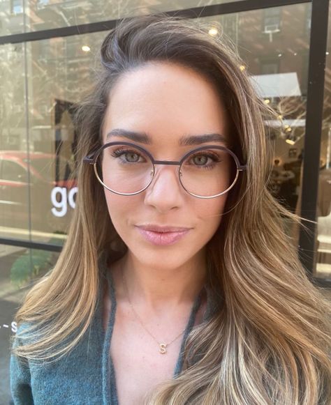 Latest Eyewear Trends: 2021 Most Popular Fashion Frames - Vint&York Popular Eyeglass Frames 2023, Latest Glasses Frames For Women, Latest Specs Frame For Women, Women Eyeglasses Latest Trends, Glasses Frames For Women Latest Trends, Trending Glasses Frames, Trending Glasses, Popular Eyeglass Frames, Popular Glasses