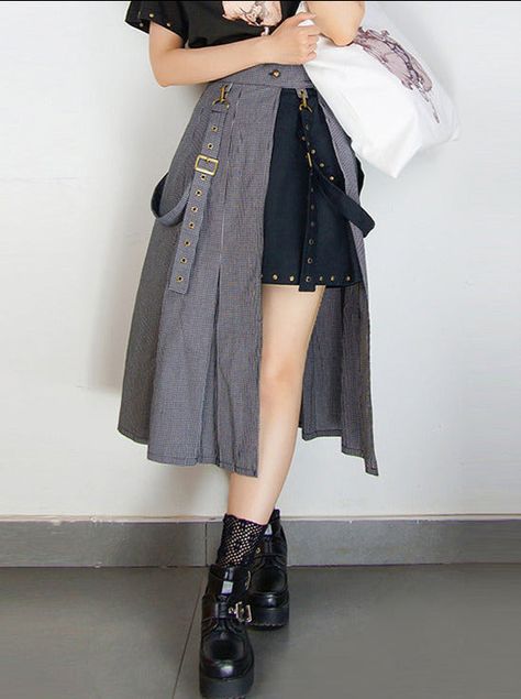 Jacket Hanging Off Shoulders, Skirt Japanese Style, Rok Tile, Catty Noir, Fashion Inspiration Design, Harajuku Fashion, Kpop Outfits, Character Outfits, Short Skirt