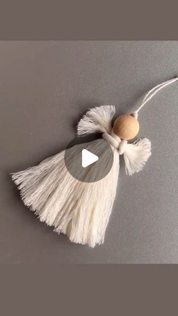 28K likes, 74 comments - christmas.loviing em October 6, 2023: "Simple and cute BY 👉 @felty_pelty #noel #noel2023 #decorationdenoel". Macrame Christmas Angel Tutorial, Easy Macrame Angel, Easy Macrame Tree Ornament, Easy Macrame Angel Ornament, Macrame Christmas Tree Ornaments Tutoral, Christmas Angel Crafts, Simple Macrame, Doll Making Tutorials, Christmas Angel Ornaments