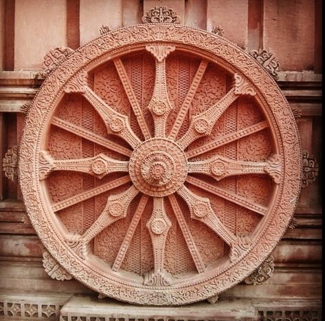 Konark Wheel, Nandi Bull Images, Ancient Wheel, Ganesha Artwork, History Exam, Ancient Indian Art, Traditional Sculptures, Living Room Wall Units, Ancient Indian Architecture