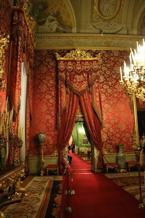 Victorian Mansion Interior, Victorian Curtains, Pitti Palace, Royal Room, Baroque Era, Chateaux Interiors, Mediterranean Mansion, Historical Interior, Classical Interior