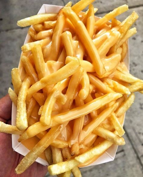 Cheese Fries Aesthetic, Think Food, Deilig Mat, Food Goals, Food Obsession, Cafe Food, French Fries, Pretty Food, Food Cravings