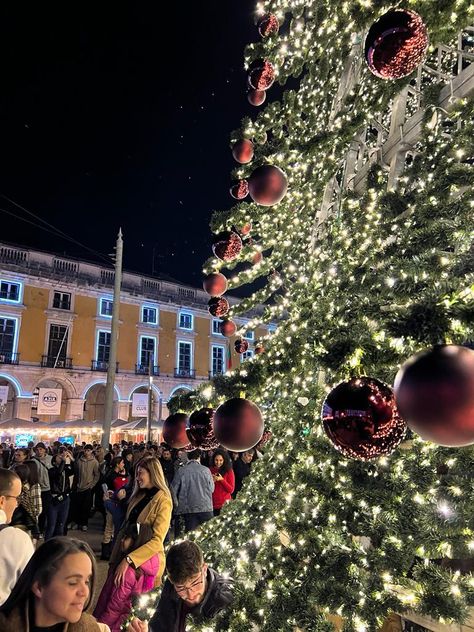 #christmas #christmasdecor #christmaslight #christmasmarkets #lisbon #portugal #downtown #christmastrees #photography #traveling #travel #europe Lisbon Christmas, Photography Traveling, Travel Europe, Lisbon Portugal, Lisbon, Portugal, Christmas Tree, Christmas, Photography