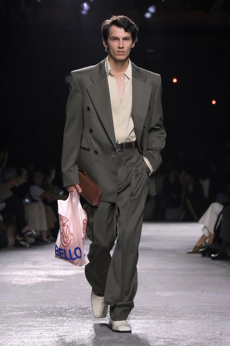 Bottega Veneta Spring 2023, Bottega Veneta Outfit Men, Bottega Veneta Fw22, Bottega Veneta Pre Fall 2023, Bottega Veneta Ready To Wear, Bottega Veneta Runway 2022, Men's Collection, Bottega Veneta, Runway Fashion