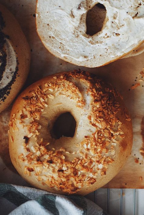 New York Style Sourdough Bagels | baked-theblog.com - A recipe for homemade chewy and fluffy NY-style bagels! #bagels #newyorkstylebagels #homemadebagelrecipe Sourdough Bagels, New York Bagel, Bagel Cream Cheese, Breakfast Bagel, Sourdough Starter Recipe, Bagel Recipe, Sourdough Baking, Starters Recipes, Sourdough Recipes