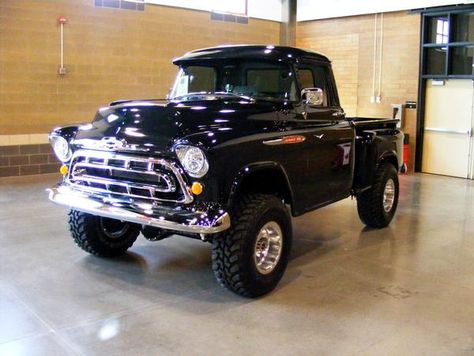 57 Chevy Trucks, Chevy Stepside, Chevy 4x4, Lifted Chevy Trucks, Old Pickup Trucks, Classic Pickup Trucks, Chevelle Ss, Chevy C10, Gm Trucks