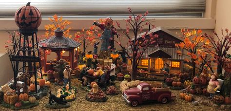 Fall Village Display, Diy Halloween Village Accessories, Christmas Village To Halloween, Halloween Miniature Village, Halloween Miniatures Scene, Lemax Harvest Crossing, Dept 56 Halloween, Halloween Village Display, Spooky Halloween Food