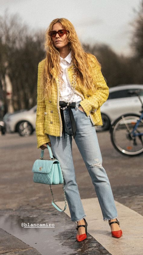 Sprezzatura Women, Skirt Street Style, Chanel Jackets, 2024 Aesthetic, Jeans Outfit Fall, Lemon Drop, Business Outfits, Season Autumn, Jean Outfits