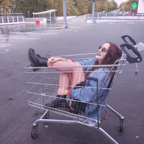 188 Likes, 3 Comments - I'm Groot (@clxra_lm) on Instagram: “아니요” Elizabeth Jane Bishop, Shoping Cart, Grocery Cart, Sketch Poses, Men Photoshoot, Anatomy Poses, Photoshoot Themes, Figure Poses, Friend Pictures