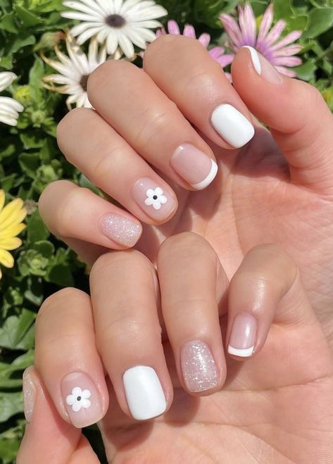 Short Nails Inspo Aesthetic, Cherry Heart Nails, Quick Nail Art, White Tip Nails, Hello Nails, Cute Simple Nails, Subtle Nails, Simple Gel Nails, Casual Nails