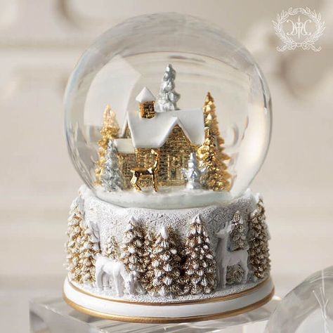 Christmas Globes, Musical Snow Globes, Cartoon Cake, Easter Tree Decorations, Globe Decor, Garden Crafts Diy, Stocking Tree, Christmas Accessories, Christmas Pins