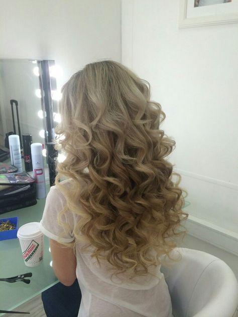 Blond Curly Hair, Curly Hair Long, Curls For Long Hair, Blonde Curls, Heatless Curls, Blonde Hair Inspiration, Hair Stylies, Beautiful Curls, Hair Girl