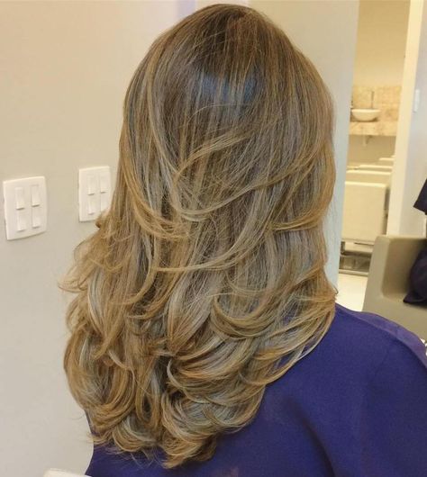 Long Layered Golden Blonde Hair Medium Hairstyle, Ash Hair, Haircuts For Thick Hair, Thick Wavy Hair, Golden Blonde Hair, Long Haircuts, Bob Hairstyles For Thick, Hair Things, Long Layered Haircuts