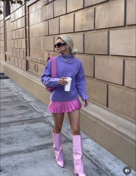 Winter Outfits Colorful Street Styles, Bright Pink Outfit Ideas, Danish Aesthetic Style, Pink Friday Outfits, Purple Boots Outfit, Purple And Pink Outfit, Pink Purple Outfit, Pink And Blue Outfits, Pink And Purple Outfit