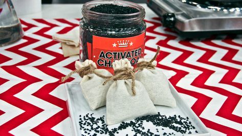 Make Your Own Charcoal Air Freshener Craft Ideas For The Home, Odor Absorber, Homemade Air Freshener, Charcoal Bags, Moisture Absorber, Wedding On A Budget, Bathroom Smells, Tiny House Kitchen, Ideas Craft