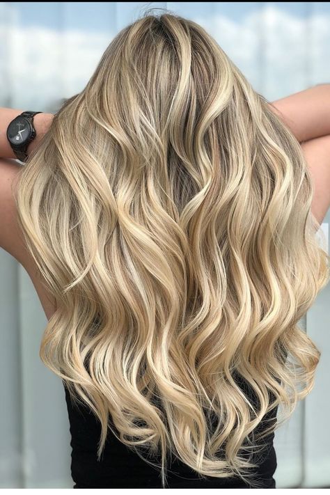 Yellow Blonde Hair With Lowlights, Air Tuch Hair Color Blond, Buttercream Blonde Balayage, Buttercream Blonde Hair, Blonde Hair Color Balayage, Colour Balayage, Blonde Hair Colour, Yellow Blonde Hair, Highlight Ideas