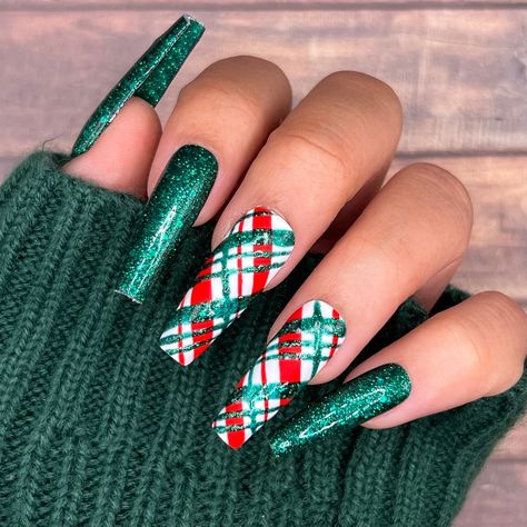 Nail Art Ideas For Winter, Girl Secrets, Plaid Nails, Cute Christmas Nails, Christmas Gel Nails, Christmas Nails Acrylic, Festival Nails, Nagel Inspo, Xmas Nails