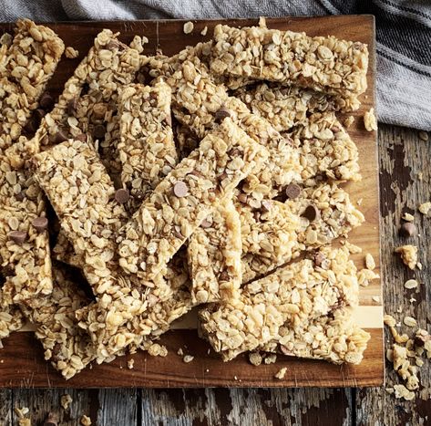 Rice Krispie Granola Bars — Kitchn Affair Homemade Granola Bars With Rice Krispies, Rice Krispie Granola Bars, Scrappy Cooking, Chewy Granola Bars Homemade, Cinnamon Granola, Honey Granola, Healthy Granola Bars, Chewy Granola Bars, Orange Muffins