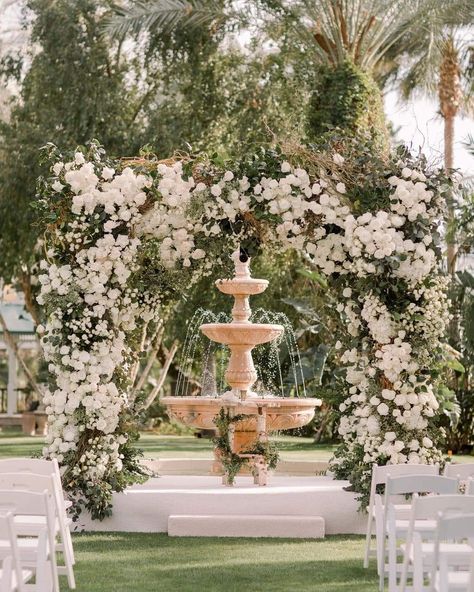 Wedding Planner List, Courtyard Wedding, Garden Venue, Garden Wedding Inspiration, Best Wedding Planner, Luxury Flowers, Wedding Aisle, Wedding Los Angeles, Baby's Breath