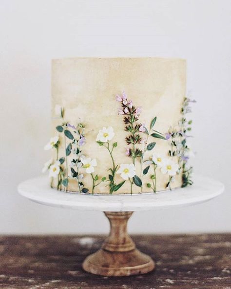 This scrumptious cake was inspired by @joyproctor's home in Provence, and wow, we could admire its beauty at it all day! . photo… Cake With Flowers, Naked Cakes, Wedding Cake Inspiration, Tiered Wedding Cake, Wedding Cake Designs, Pretty Cakes, Creative Cakes, Wedding Food, Cake Inspiration