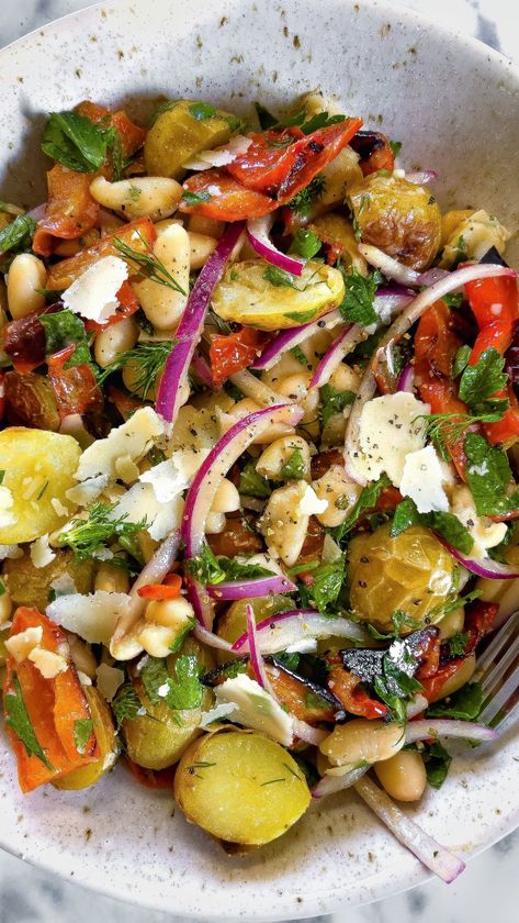 kalememaybe on Instagram: Roasted Pepper & Potato White Bean Salad with red onion, shaved Parmesan, and herbs galore!!! I loooved this one, and you can even make it… Salad With Red Onion, White Bean Salad Recipes, Winter Side Dishes, Shaved Parmesan, White Bean Salad, Butter Salmon, Bean Salad Recipes, Spicy Honey, Roasted Red Pepper