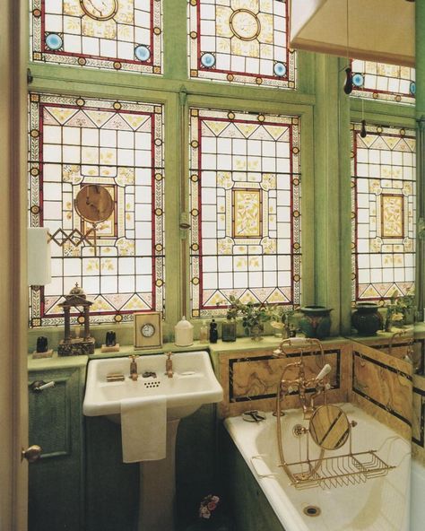 Avec les compliments de on Instagram: “A dream of a bathroom 🛁 It’s located at the London flat of Swiss interior designer Christophe Gollut. And it was photographed by James…” Leaded Windows, Leadlight Windows, Beautiful Windows, Bathroom Windows, Maximalist Decor, Glass Bathroom, World Of Interiors, Casas De Ensueño, Architectural Digest