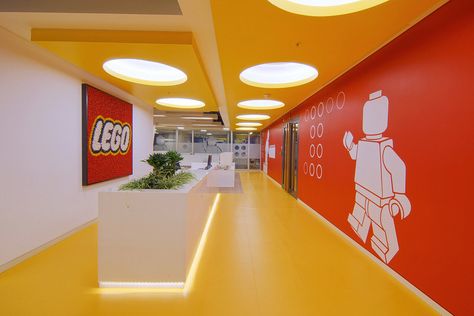 LEGO - Istanbul Offices Lego Office, Office Wall Graphics, Office Ceiling, Innovative Office, Kids Cafe, Lego Room, Cool Office, Retail Design Blog, Lego Projects