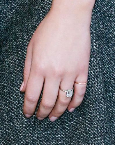 Jennifer Lawrence Flashes Gorgeous Engagement Ring for the Cameras at Paris Fashion Week Jennifer Lawrence Engagement Ring, Jenny Yoo Lawrence, Edward Durell Stone, Jennifer Lawrence Hair Passengers, Passenger Jennifer Lawrence, Jennifer Lawrence Oscar, One Month Anniversary, Leopard Print Handbags, Dior Fashion Show