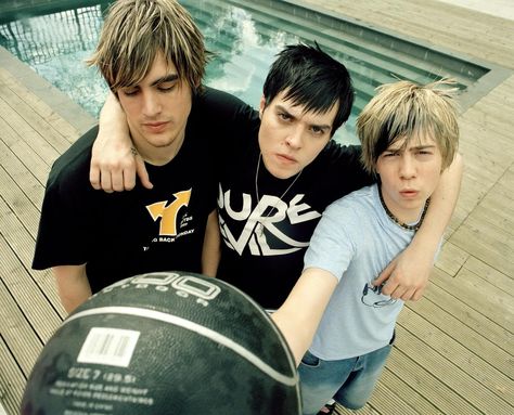 Charlie Simpson, Punk 2000s, Pro Surfers, Busted Band, Older Brother, Fit Men, Lose My Mind, Cool Bands, Theme Park