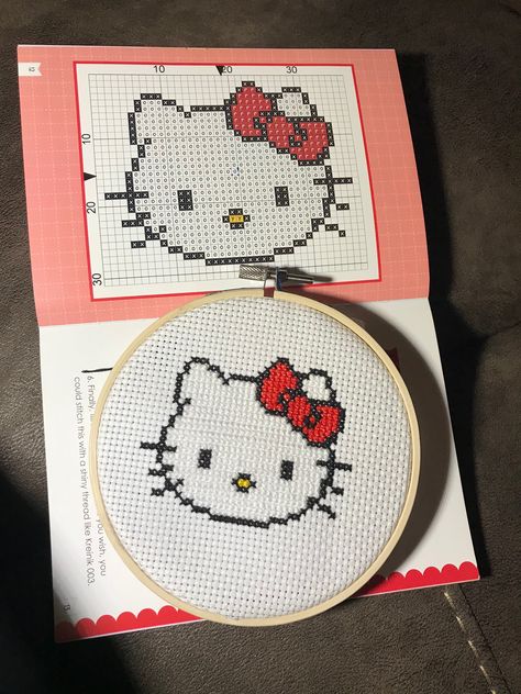 Embroidery Hello Kitty, Hello Kitty Cross Stitch Patterns, Sanrio Cross Stitch, Hello Kitty Cross Stitch, Hello Kitty Embroidery, Hello Kitty Crochet, Tapestry Crochet Patterns, Hand Embroidery Design Patterns, Simple Cross Stitch