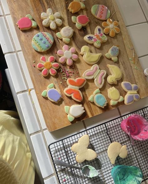 Pastel Colors Yellow, Gratitude For Life, Spring Inspo, Spring Mood, Easter Season, Spring Activities, Spring Baby, Spring Aesthetic, Easter Cookies