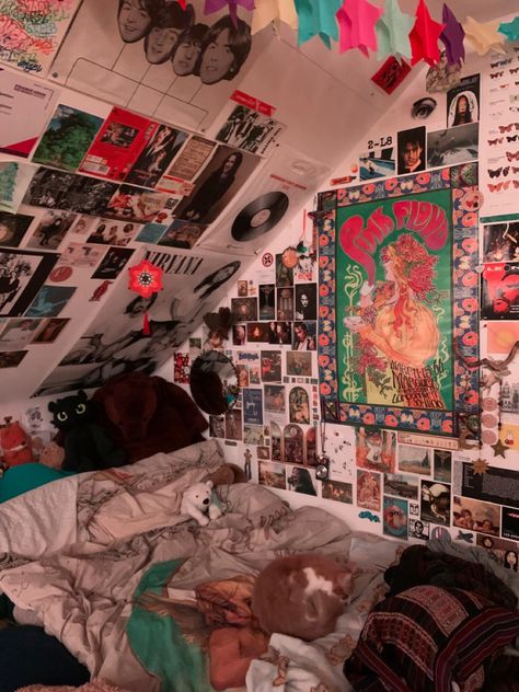 #room #walldecoration #pinkfloyd #art #cat #teenroom #bed #jeffbuckley #coolroom #nirvana #preraphaelite Cool Room Decor, Jeff Buckley, Art Cat, Dream Room Inspiration, Bedroom Aesthetic, Cool Rooms, Dream Bedroom, Bedroom Inspo, Pink Floyd