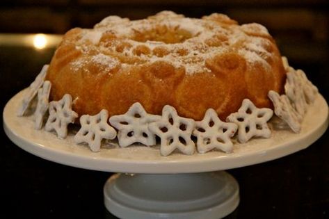 Catholic Cuisine: Twelfth Night Rum Cake 3 Kings Day Cake Recipe, 12th Night Cake, Epiphany Cake Recipe, Three Kings Cake Recipe, Epiphany Celebration, Three Kings Cake, Epiphany Party, Epiphany Cake, Kings Cake