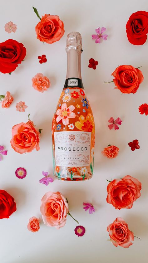 Lydia Rowley | 🌸🌼🌺 PAINTED PROSECCO 🌺🌼🌸 • I did this for Dots teacher but these would also make a cute summer birthday gift or a something to take to a… | Instagram Prosecco Painting, Painted Prosecco Bottle, Prosecco Bottle, Painted Bottles, Hens Party, Alcohol Bottles, Summer Birthday, Paint And Sip, Hen Do