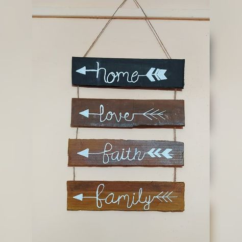 Wood Pallet Signs Wall Hangings, Laminate Flooring Diy, Farmhouse Kitchen Diy, Cricut Wood, Wooden Kitchen Signs, Cricut Signs, Flooring Diy, Wood Pallet Signs, Valentines Decorations