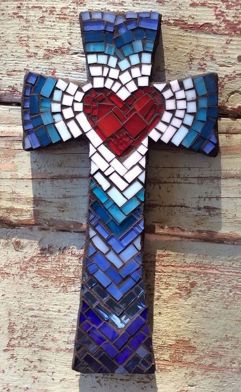 Vitromosaico Ideas, Mosaic Art Diy, Different Shades Of Blue, Mosaic Pots, Auction Projects, Mosaic Crosses, Mosaic Art Projects, Mosaic Tile Art, Mosaic Madness