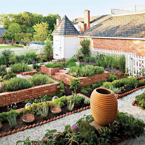 Lakeside Garden, Colonial Garden, Boxwood Garden, How To Garden, Brick Garden, Potager Garden, Cottage Garden Design, Have Inspiration, Vegetable Garden Design