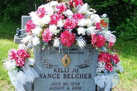 Reuse Wedding Flowers, Preserve Wedding Flowers, Grave Saddles, Grave Arrangements, Cemetary Decorations, Headstone Ideas, Headstones Decorations, Cemetery Arrangements, Cemetery Ideas