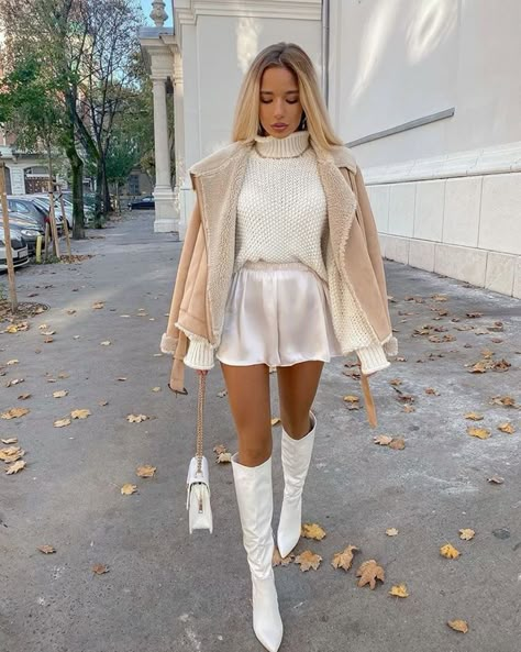 Chic Fall Fashion, Fall Boots Outfit, Winter Fashion Outfits Casual, Estilo Preppy, Trendy Fall Outfits, Layering Outfits, Fall Fits, White Boots, Autumn Outfits