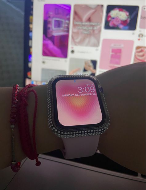 Apple Watch Series 9 Pink, Pink Apple Watch Aesthetic, Girly Apple Watch, Pink Apple Watch Wallpaper, Hello Kitty Apple Watch, Apple Watch Pink, Apple Watch Necklace, Apple Watch Aesthetic, Hello Kitty Apple