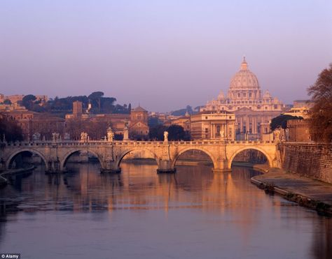 The photographer passed up a view of Romes St Peters Basilica over the River Tiber and looked to the night sky for a breathtaking photograph Rome At Night, Tiber River, Lazio Italy, St Peters Basilica, St Peters, The Vatican, Over The River, Travel Sites, Rome Italy