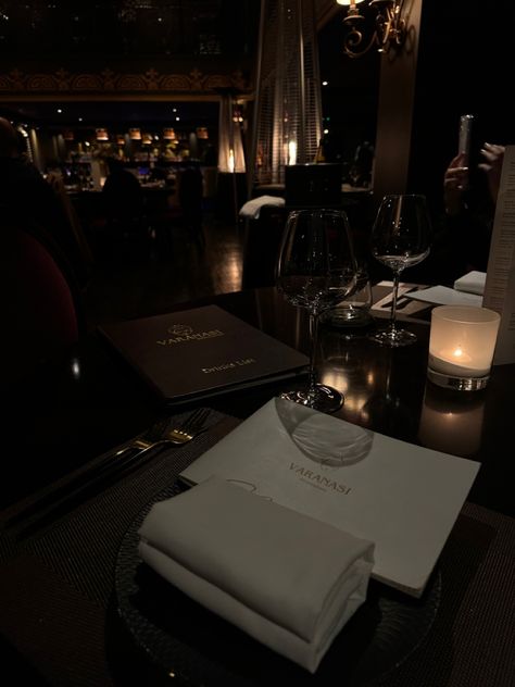 #food #restaurant Dark Restaurant, Couple Layout, Long Stem Wine Glasses, Images Terrifiantes, Luxury Restaurant, Clover Bracelet, Luxury Lifestyle Dreams, Dark Feminine Aesthetic, Fancy Restaurant