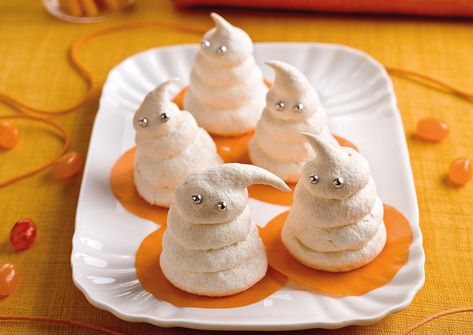 Recetas fáciles para hacer con niños el día de Halloween Halloween Orange, Up Costumes, Halloween Make Up, Halloween Make, Egg Cup, Macarons, Food Art, Food To Make, Dinosaur Stuffed Animal