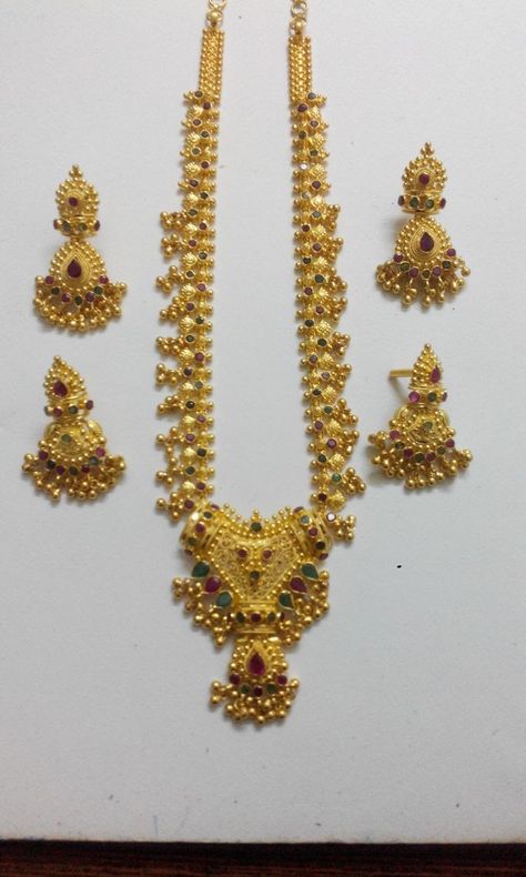 Muvala Haram Long Chain Designs, Muvvala Earrings Gold, Muvala Haram Designs, Muvvala Haram Designs Gold, Long Chains Indian Gold Latest, Gold Kammalu, Neklesh Gold Jewelry Simple, Gold Zumaka, Muvvala Haram