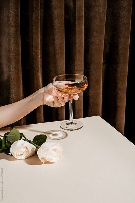 Champagne Aesthetic, Cocktail Photography, Wine Photography, Photo Food, Nyc Photography, Darjeeling, Bacardi, Photo Images, Photography Inspo