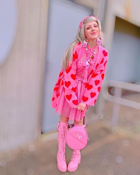 Lovecore Outfit Ideas, Pink Lovecore Outfit, Cupid Core Outfits, Lovecore Clothing, Valentinecore Outfit, Lovecore Fashion Aesthetic, Lovecore Winter Outfit, Love Core Aesthetic Outfits, Cupidcore Aesthetic Outfit