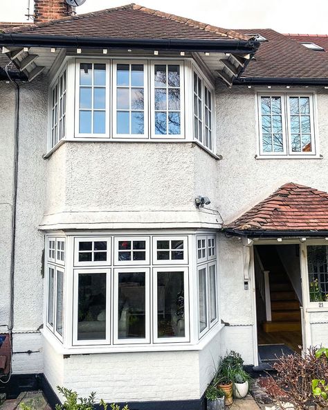 Grabex Windows on Instagram: “Is it a timber or aluminium profile? 🤔⠀ .⠀ None of the above! ⠀ .⠀ It's actually upvc and ✨Modus flush sash✨ casement system! ⠀ Here from…” Aluminium Profile, New Homes, On Instagram, Instagram