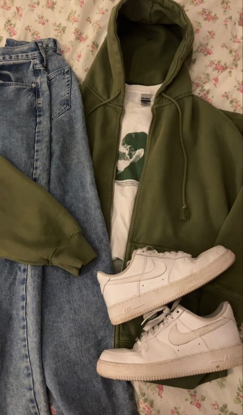 outfit idea clairo outfit inspiration taylor swift gracie abrams Downtown Outfits, Diy Vetement, Guys Clothing Styles, Swaggy Outfits, 가을 패션, Really Cute Outfits, Casual Style Outfits, Dream Clothes, Teen Fashion Outfits